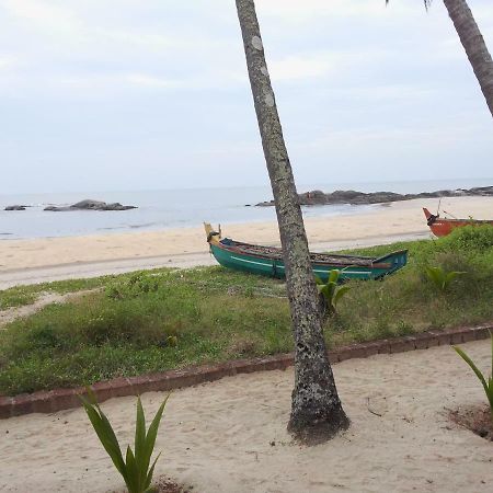 Chera Rocks Beach House Hotel Thottada Exterior photo