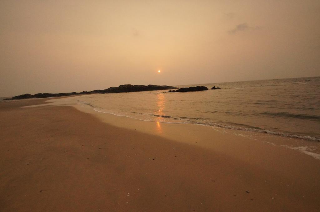 Chera Rocks Beach House Hotel Thottada Room photo