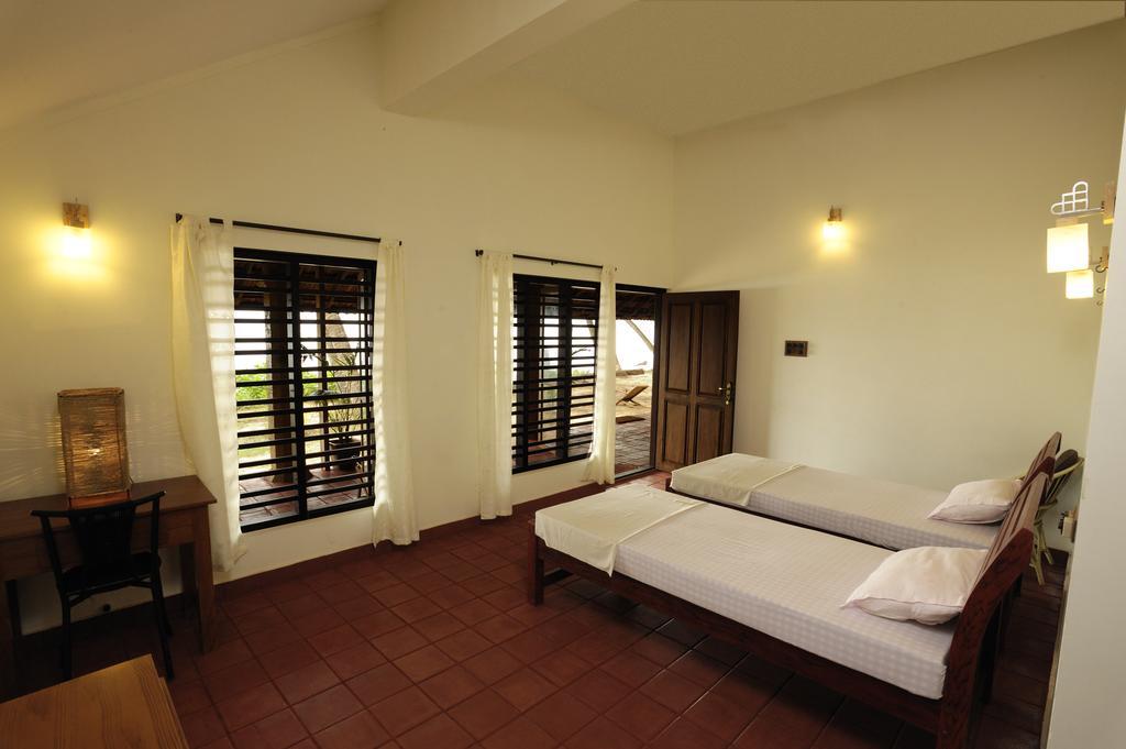 Chera Rocks Beach House Hotel Thottada Room photo